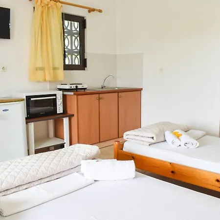 Lemon In Foinikounta, 150m To The Beach Finikounta