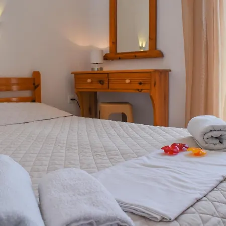 Lemon In Foinikounta, 150m To The Beach Apartment Finikounta