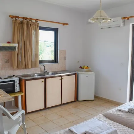 Lemon In Foinikounta, 150m To The Beach