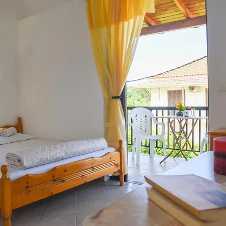 Lemon In Foinikounta, 150m To The Beach Finikounta