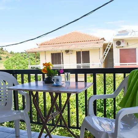 아파트 Lemon In Foinikounta, 150m To The Beach