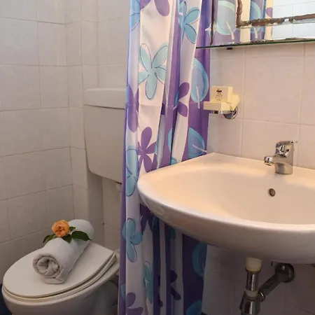 Lemon In Foinikounta, 150m To The Beach Apartment Finikounta